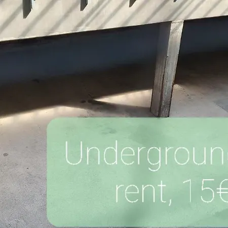 Διαμέρισμα Center 3-room Apartment, Parking